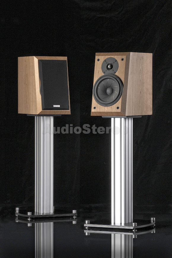 XAVIAN XN 270 Evoluzione on stands